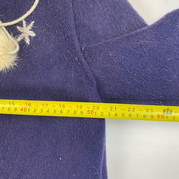 Vintage 1960s Inuit Wool and Fur Duffle Parka with Embroidered Animals - Sz M - Picture 14 of 16